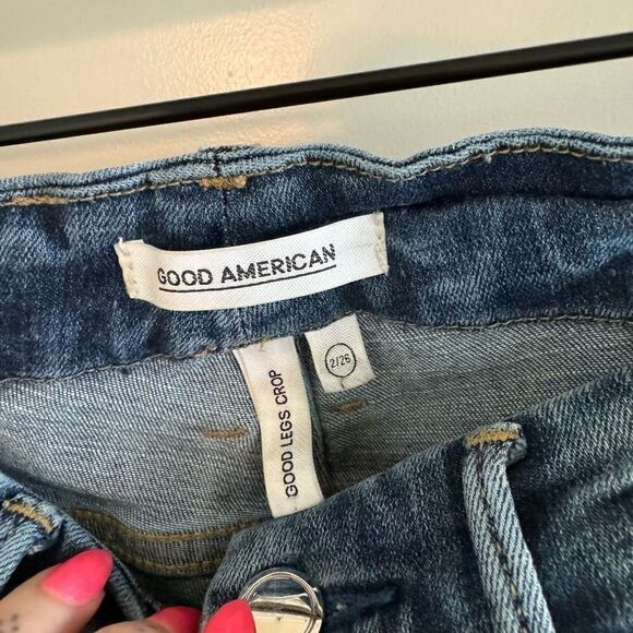 Good American Good Legs Crop Jeans - Picture 8 of 10